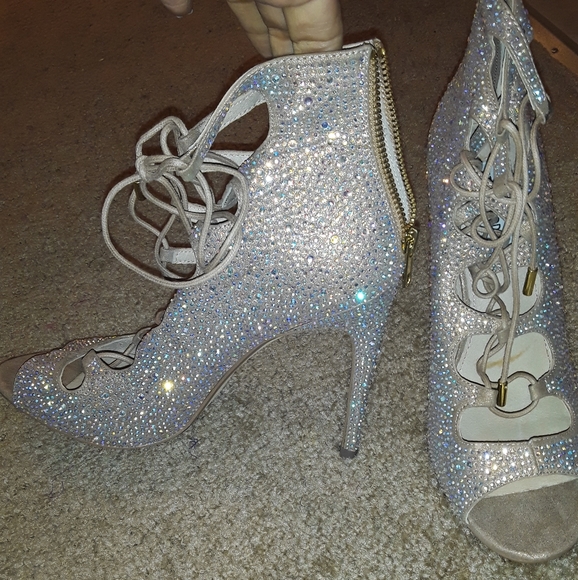 Shoes - Picture 5 of 5